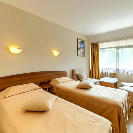 Hotel Moura Mountain & 4*