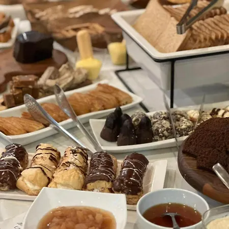 Moura Mountain & Hotel