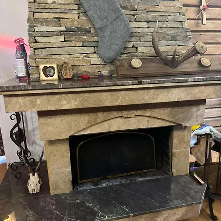 Moura Mountain & 4*