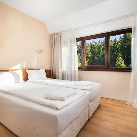 Hotel Moura Mountain & 4*