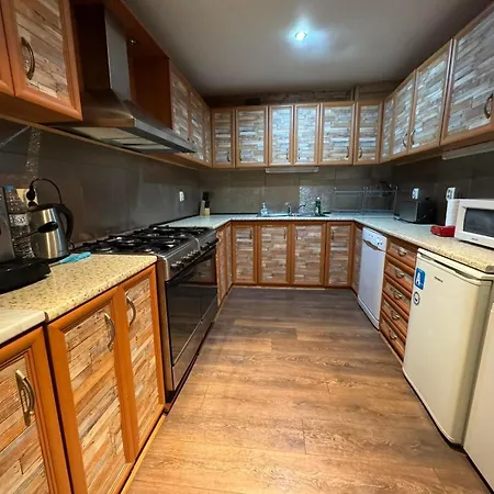 Moura Mountain & מלון בורובץ