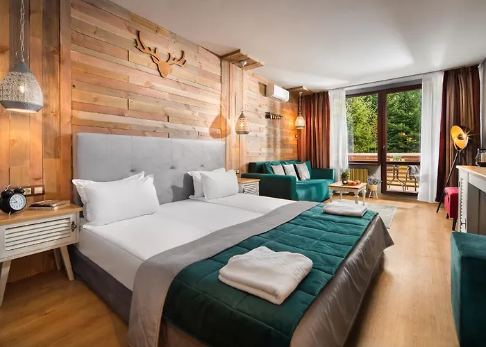 Moura Mountain & Hotel