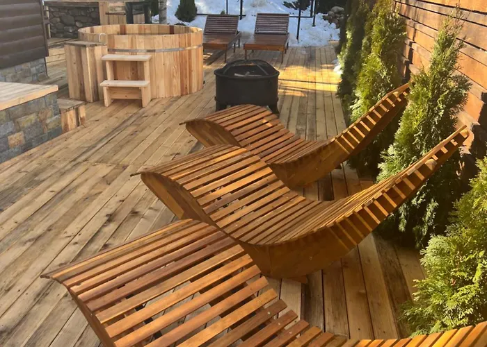 Moura Mountain & Hotel